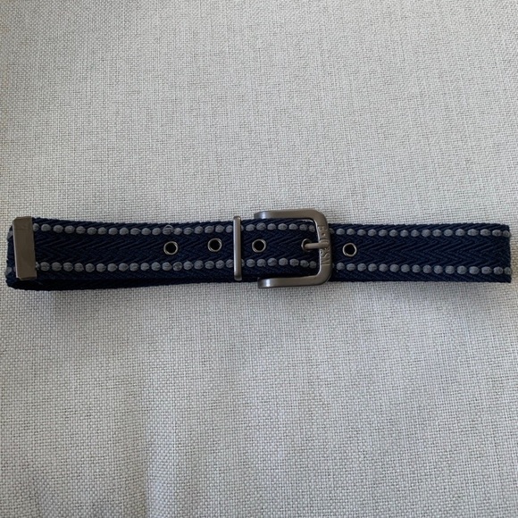Belt for women size small - Picture 3 of 6